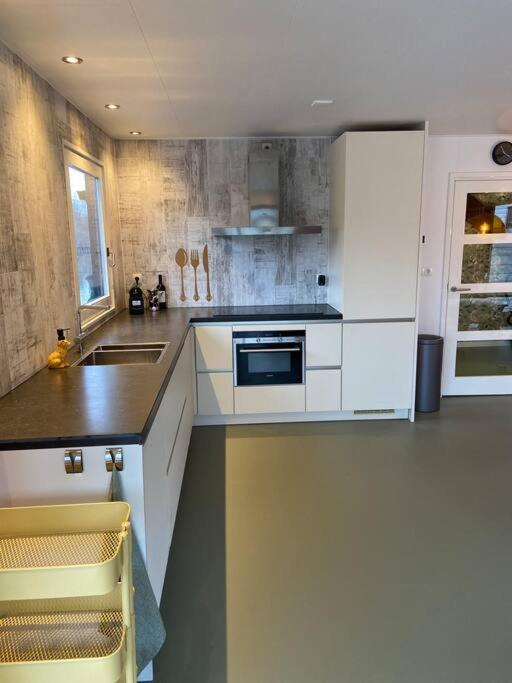 Unieke Woonark Met Privetuin En Free Parking. Apartment Rotterdam Bagian luar foto